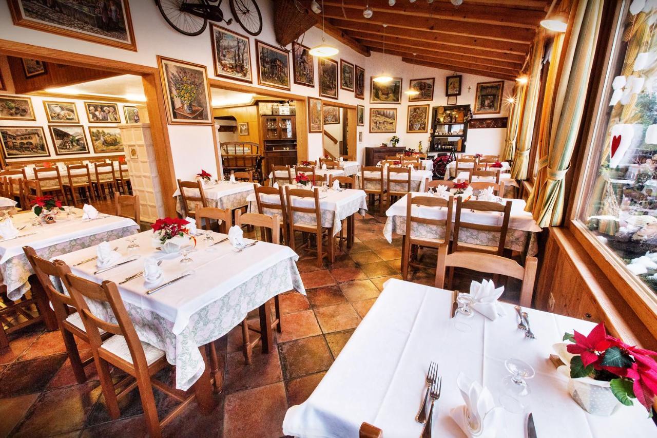 Al Fogolar Hotel Villa Santina Eksteriør billede