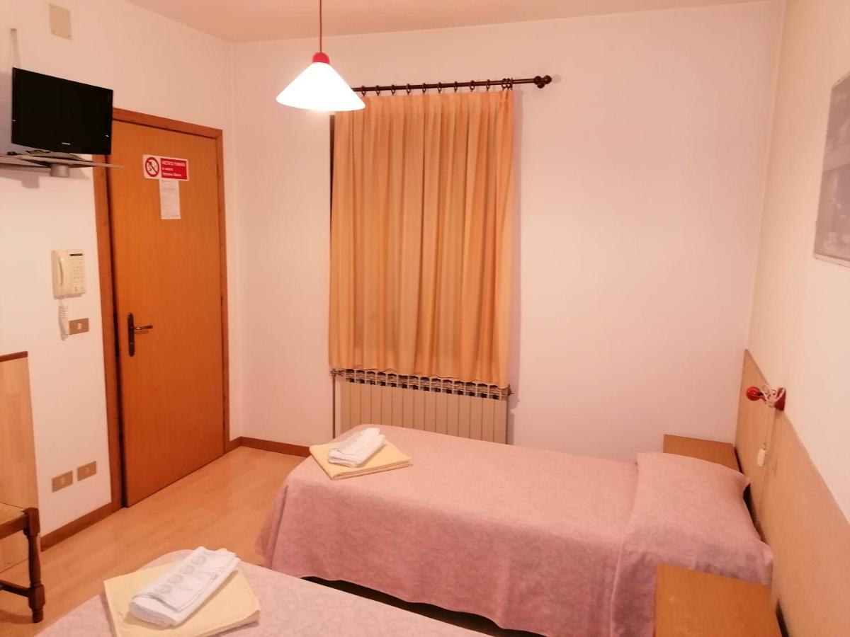 Al Fogolar Hotel Villa Santina Eksteriør billede